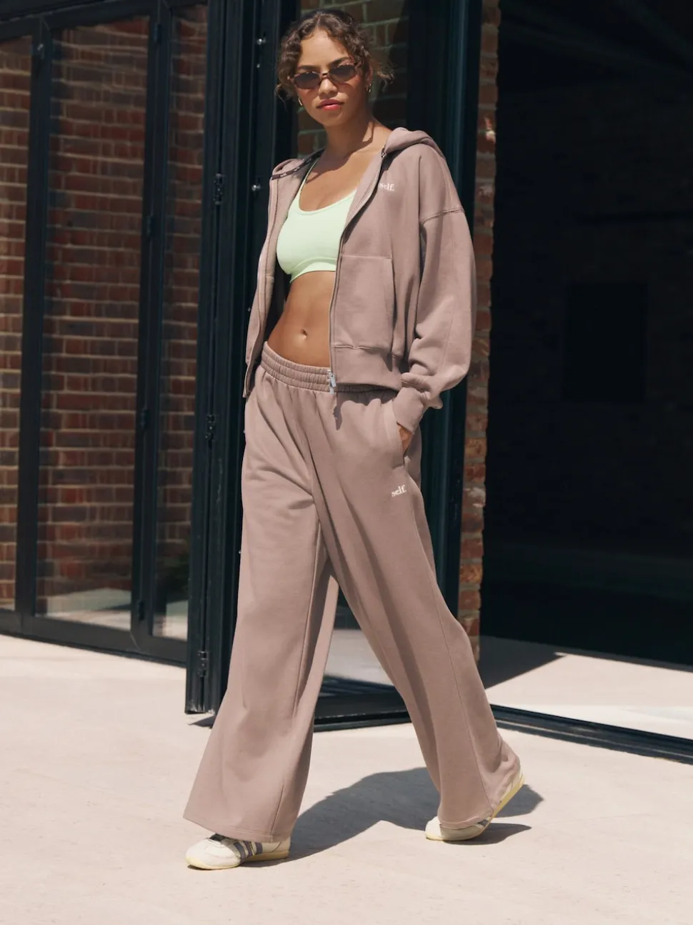 Marron mink - soi-même. Pantalon de jogging coupe large