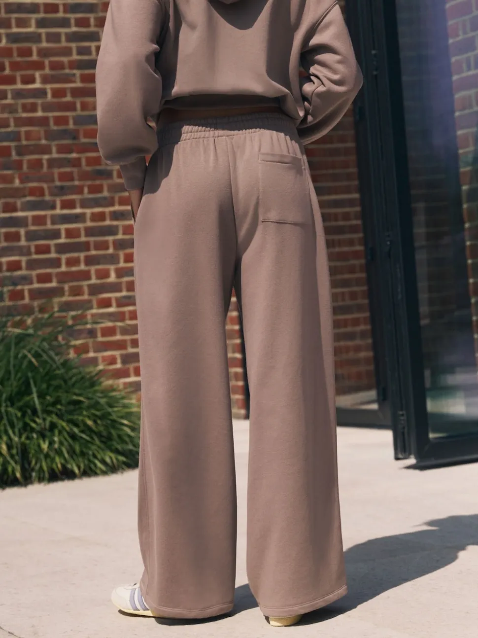 Marron mink - soi-même. Pantalon de jogging coupe large