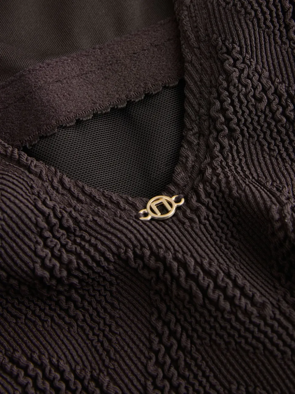 Marron texturé - Maillot de bain gainant à encolure dégagée