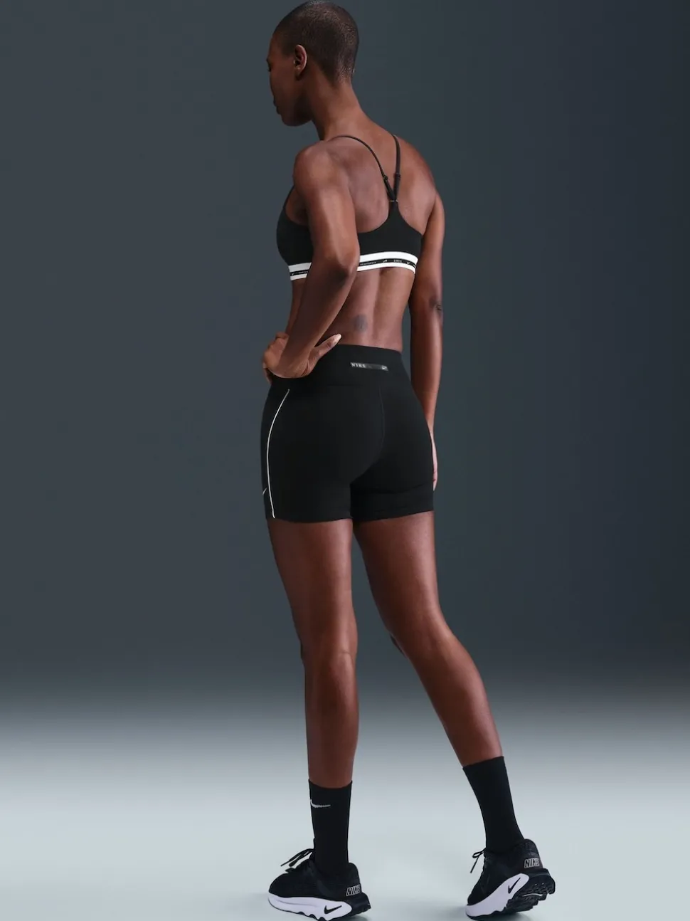 Nike Un short sans coutures de 5 pouces