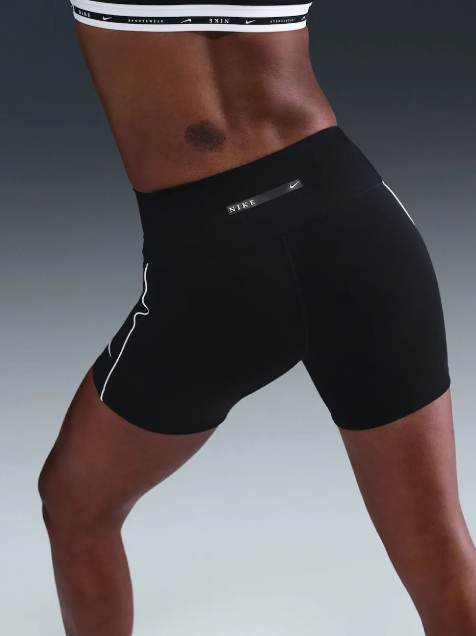 Nike Un short sans coutures de 5 pouces