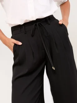 Noir à ceinture - Pantalon large Lipsy