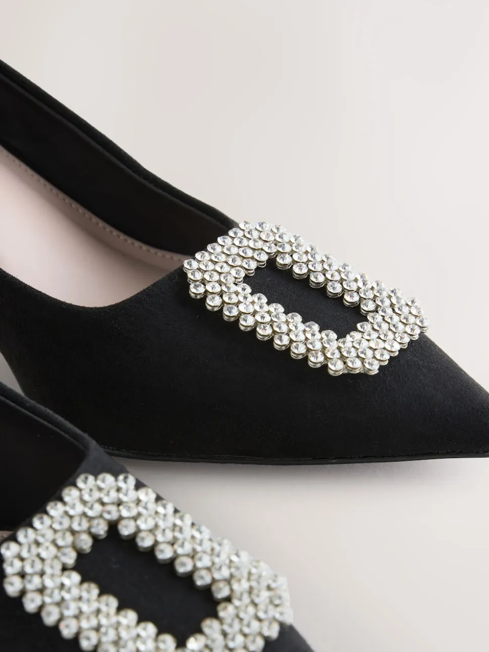 Noir - Chaussures à talons pointus Forever Comfort avec bijoux