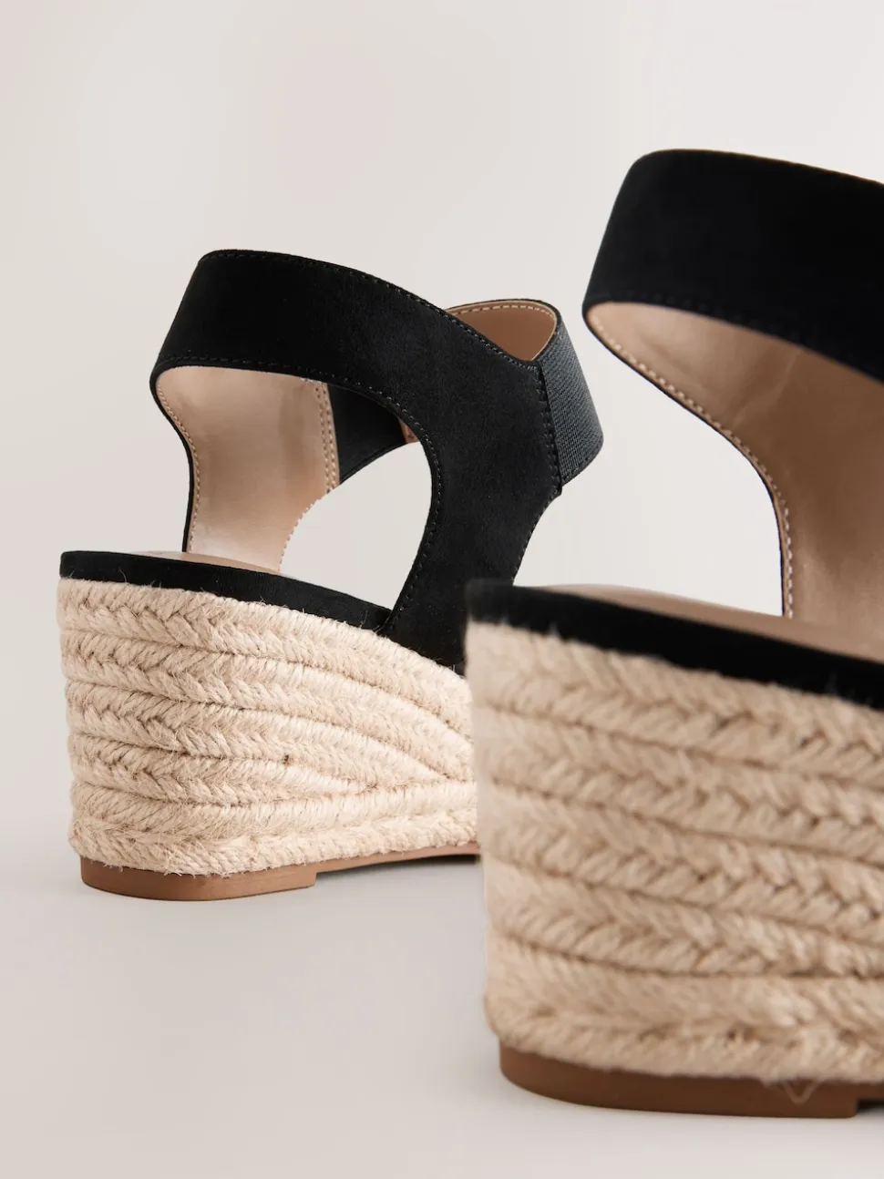 Noir - Chaussures compensées à bout élastique avec brides