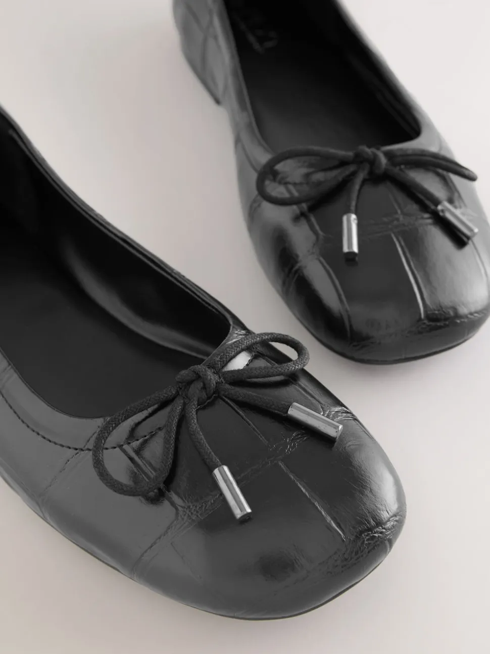 Noir - Chaussures plates Forever Comfort® à bout carré avec nœud