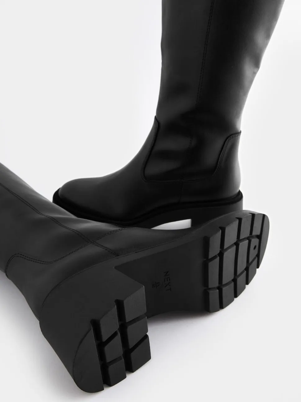 Noir - Forever Comfort® Chunky Heeled Round Toe Knee High Bottes