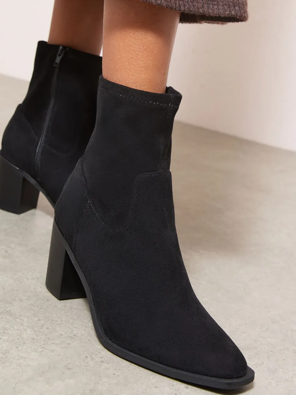 Noir - Friends Like These Bottes chaussettes à talon moyen en Faux suède style western
