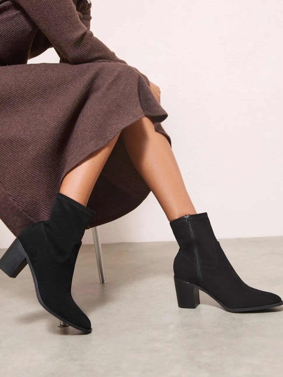 Noir - Friends Like These Bottes chaussettes à talon moyen en Faux suède style western