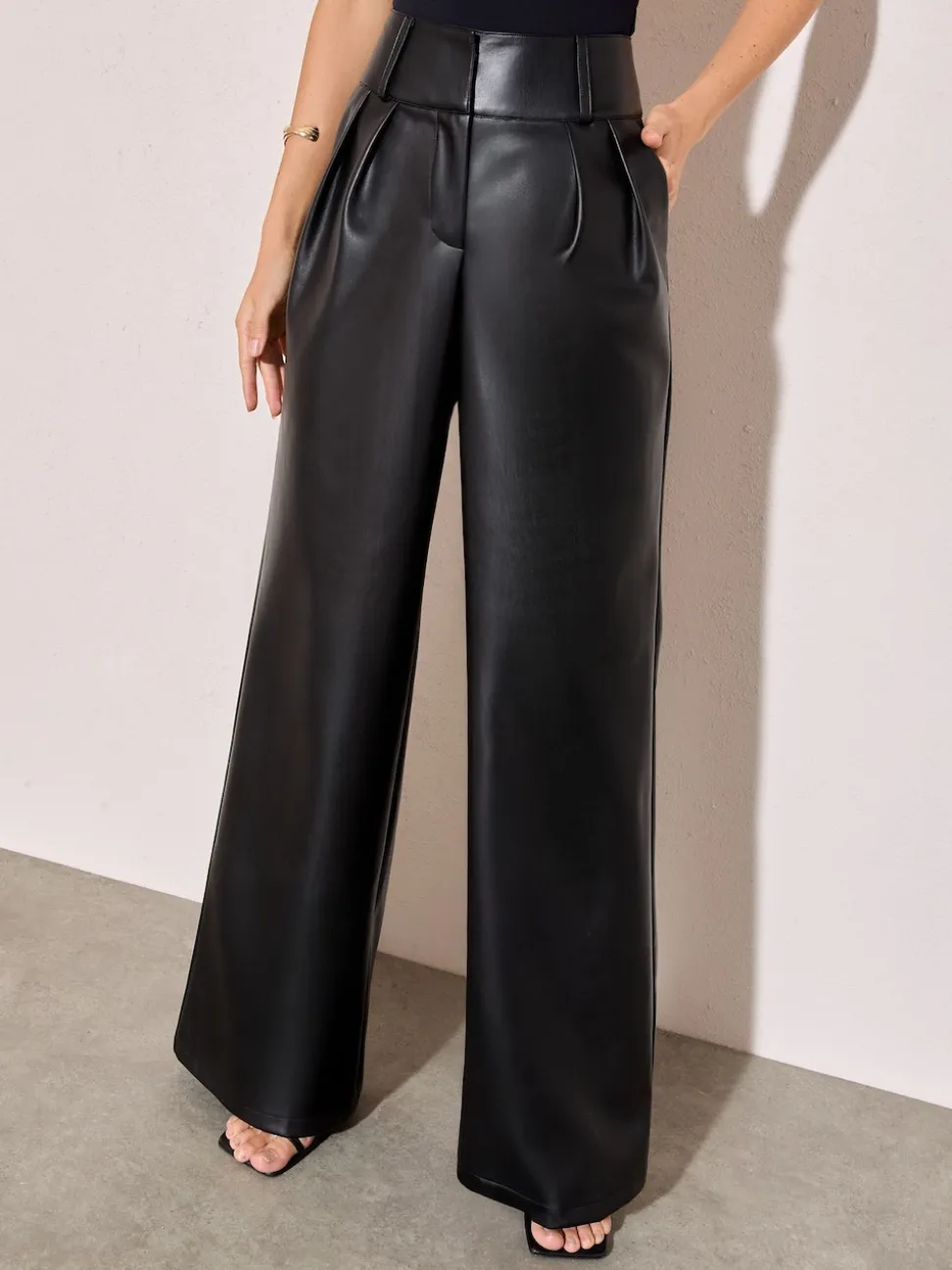 Noir - Friends Like These Pantalons amples plissés en similicuir