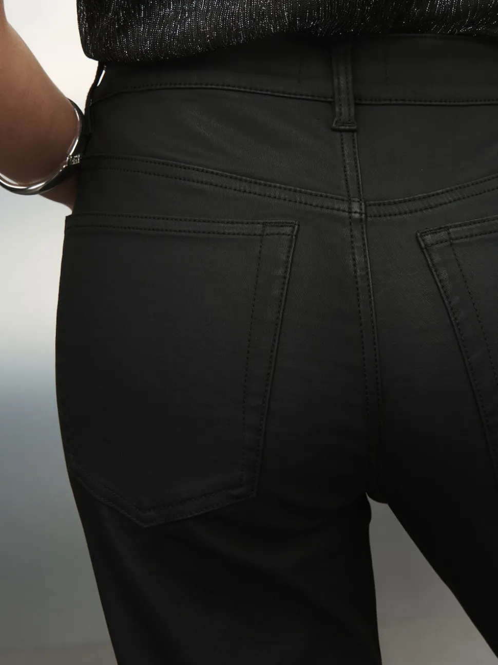 Noir - Jean bootcut enduit