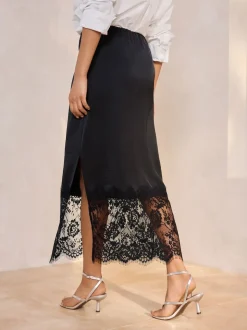 Noir - Jupe mi-longue en satin bordée de dentelle