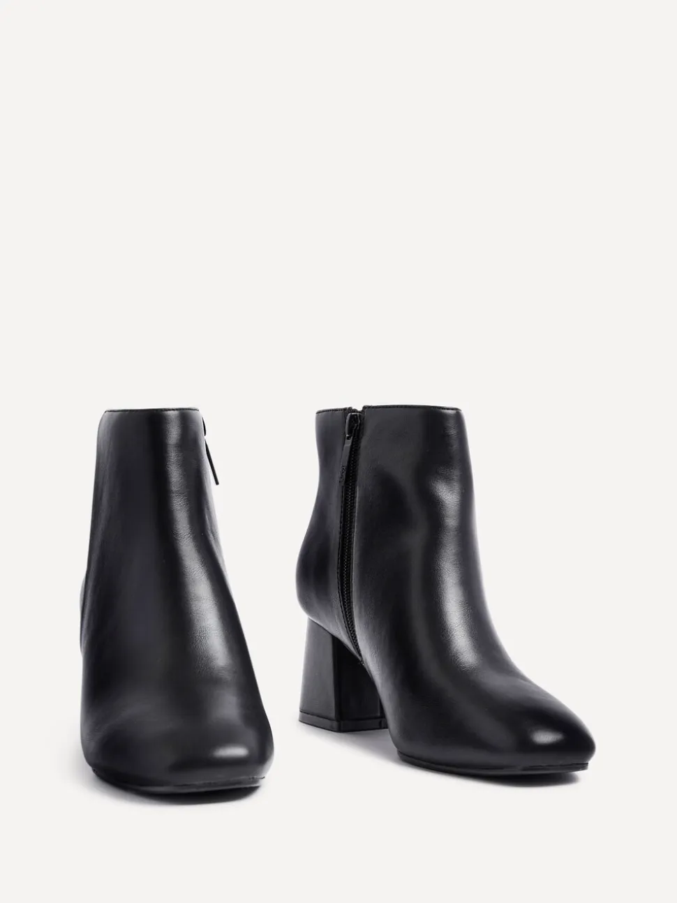 Noir - Linzi Alba Coupe large Block Heeled Ankle Bottes
