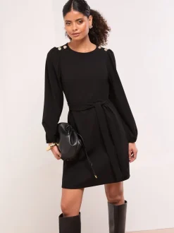Noir - Lipsy Mini robe droite à manches longues à boutons militaires