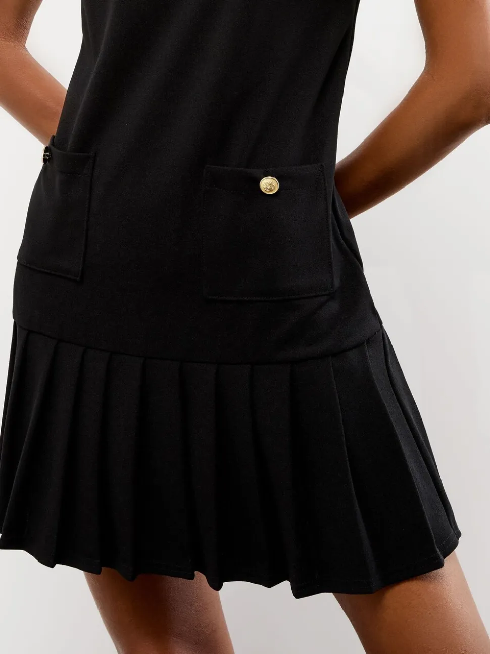 Noir - Lipsy mini-robe décalée militaire plissée à boutons