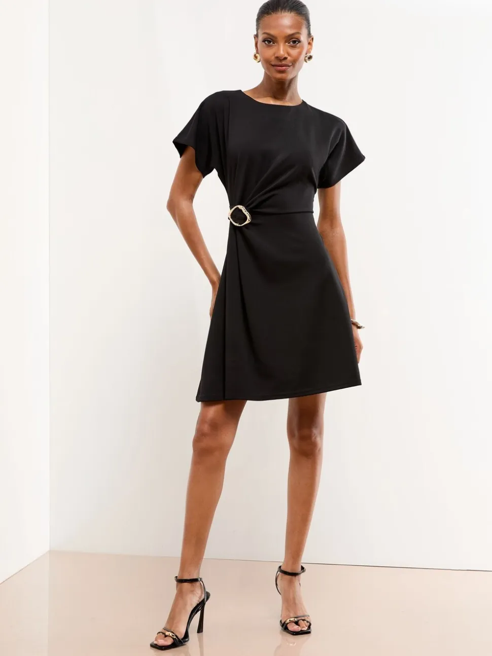 Noir - Lipsy Robe mini patineuse avec détail matériel