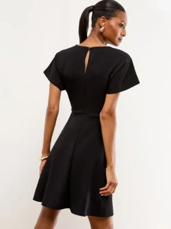 Noir - Lipsy Robe mini patineuse avec détail matériel