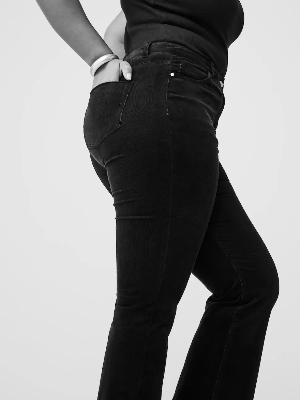 Noir - Pantalon sablier bootcut en velours côtelé