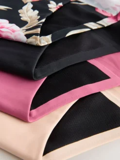 Noir / Praline nude / Rose fleuri - Lot de 4 culottes menstruelles à débit moyen Invisible