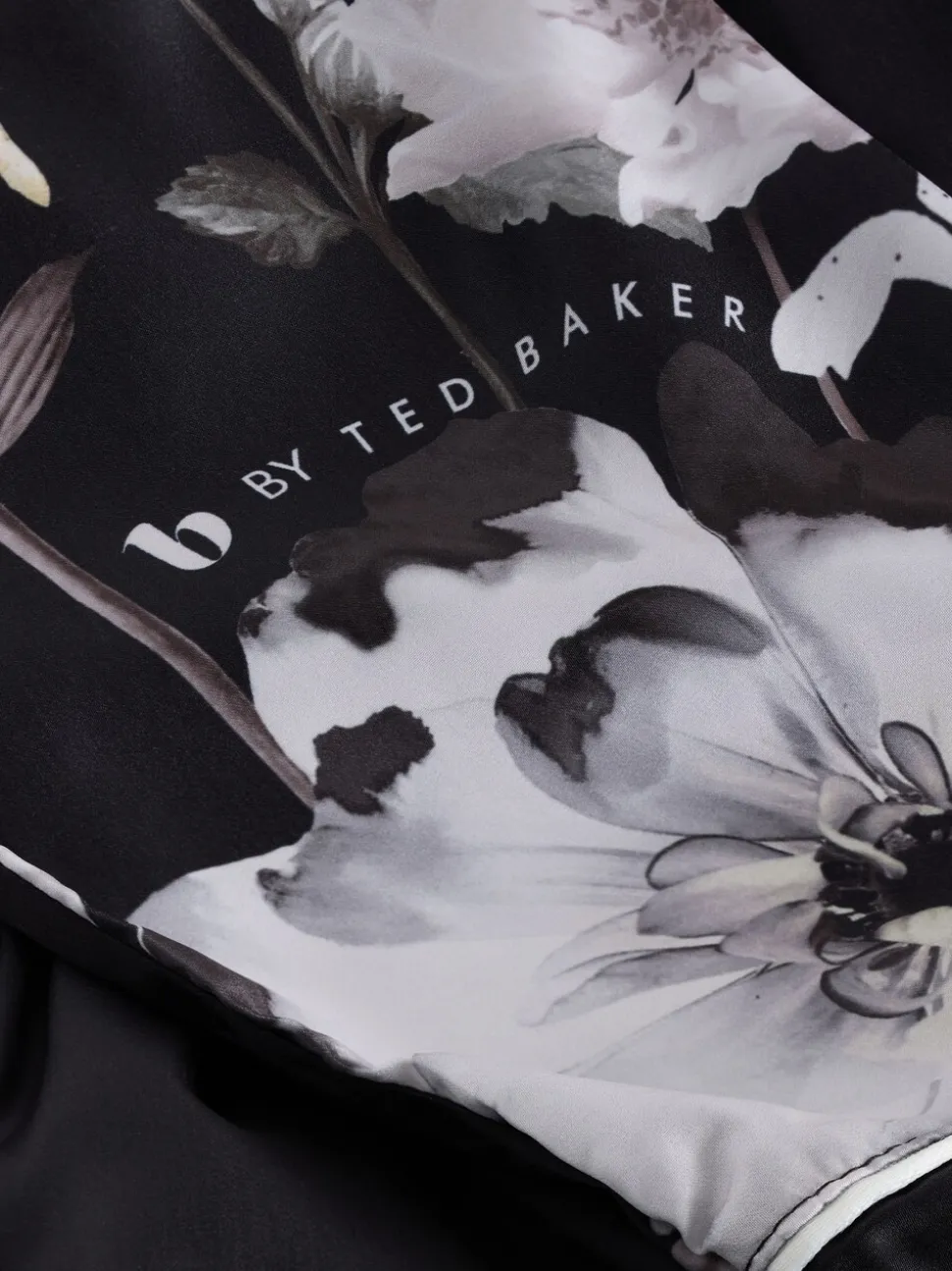 Noir - Pyjama boutonné B by Ted Baker en satin