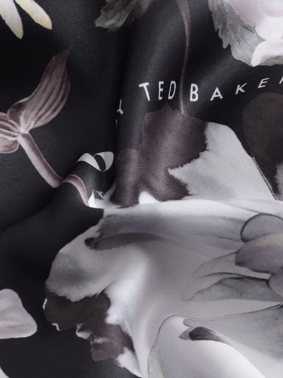 Noir - Pyjama boutonné B by Ted Baker en satin