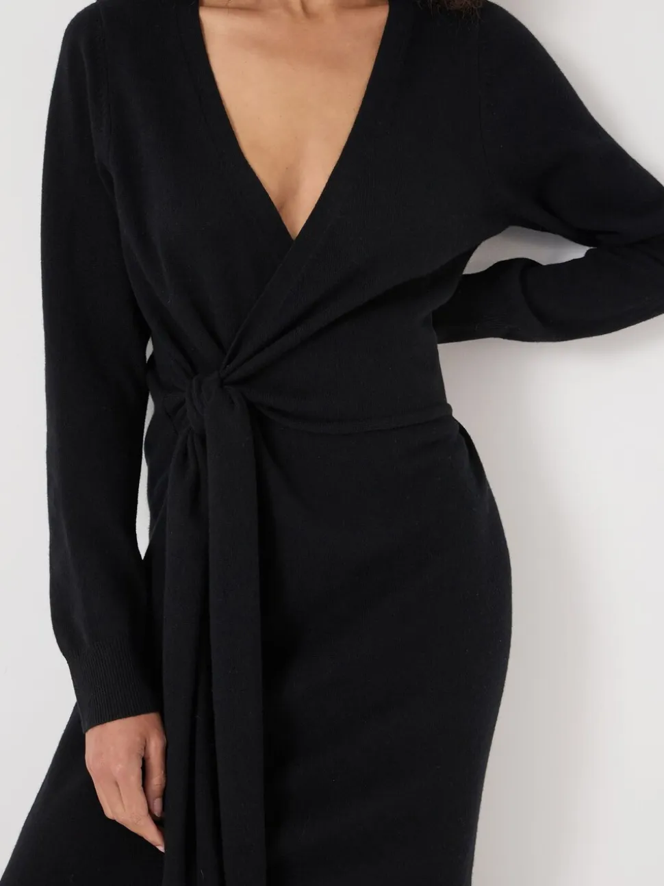 Noir - Robe Hush en mérinos à Col en V et détail noué