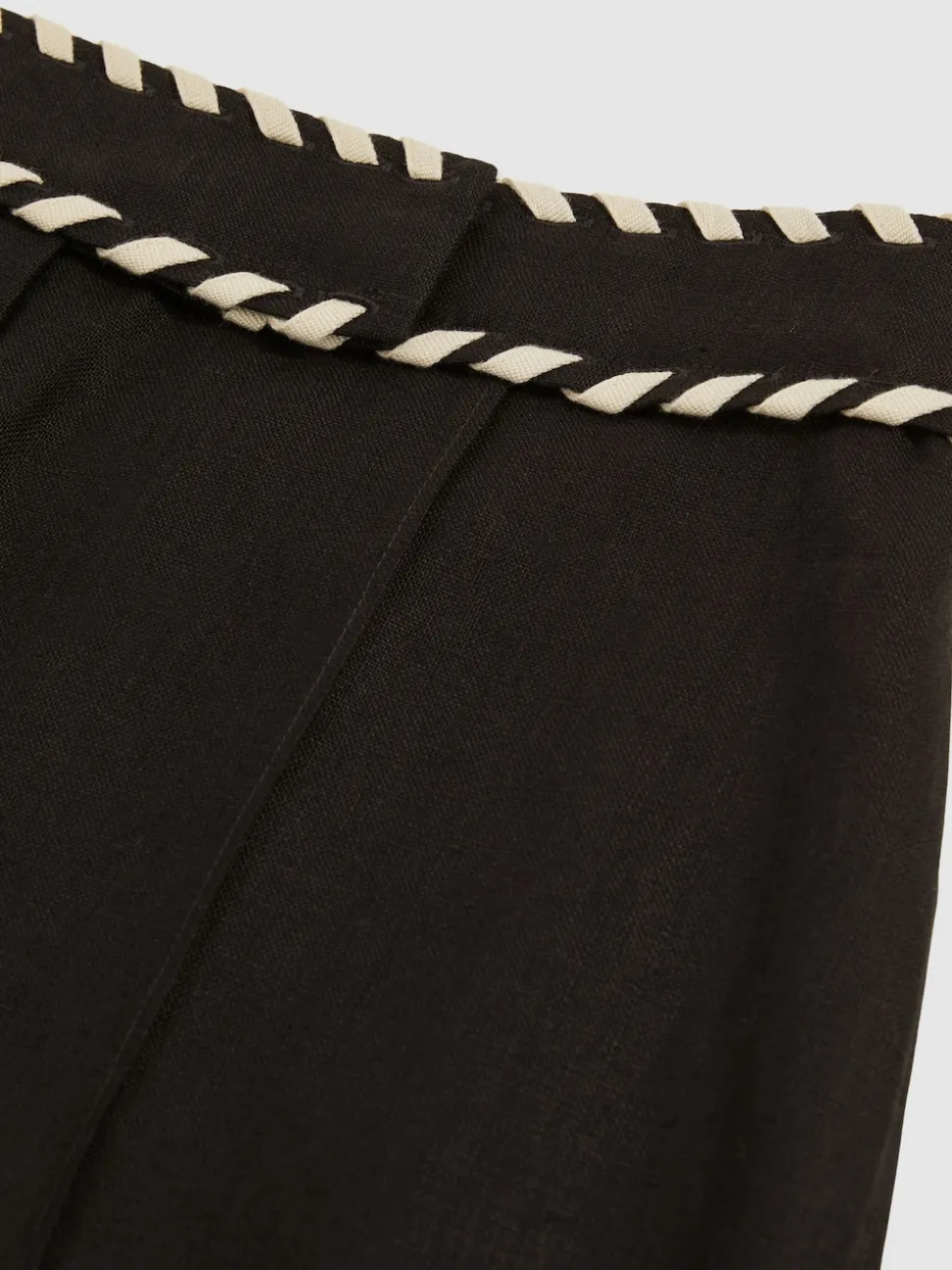 Noir - Short Reiss Fawn Lin Whipstitch Short