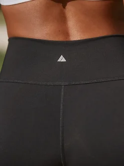 Noir - Short Sports Dry Tech Tummy Control