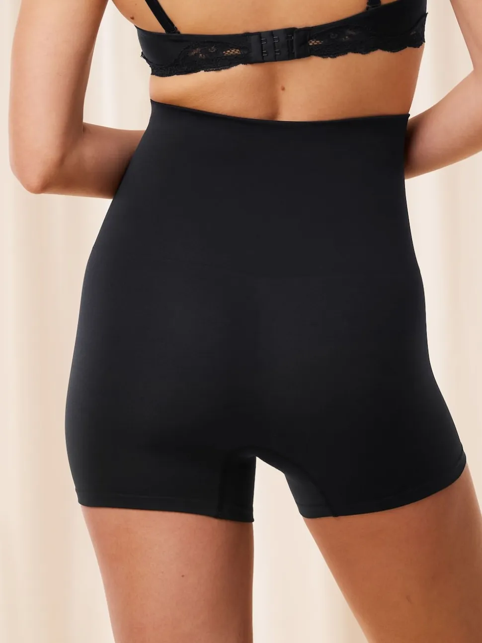 Noir - Slip bandeau Triumph Soft Sculpt