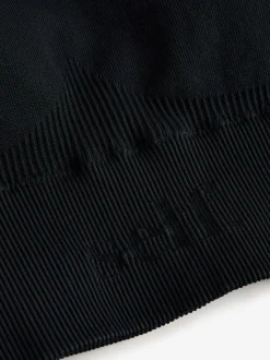 Noir - soi-même. Brassière de sport sans coutures