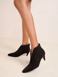 Noir en suédine - Friends Like These bottines habillées à talons mi-hauts