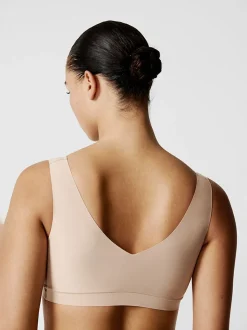 Nude - Chantelle Haut doux et extensible sans coutures Col en V rembourré Raccourci