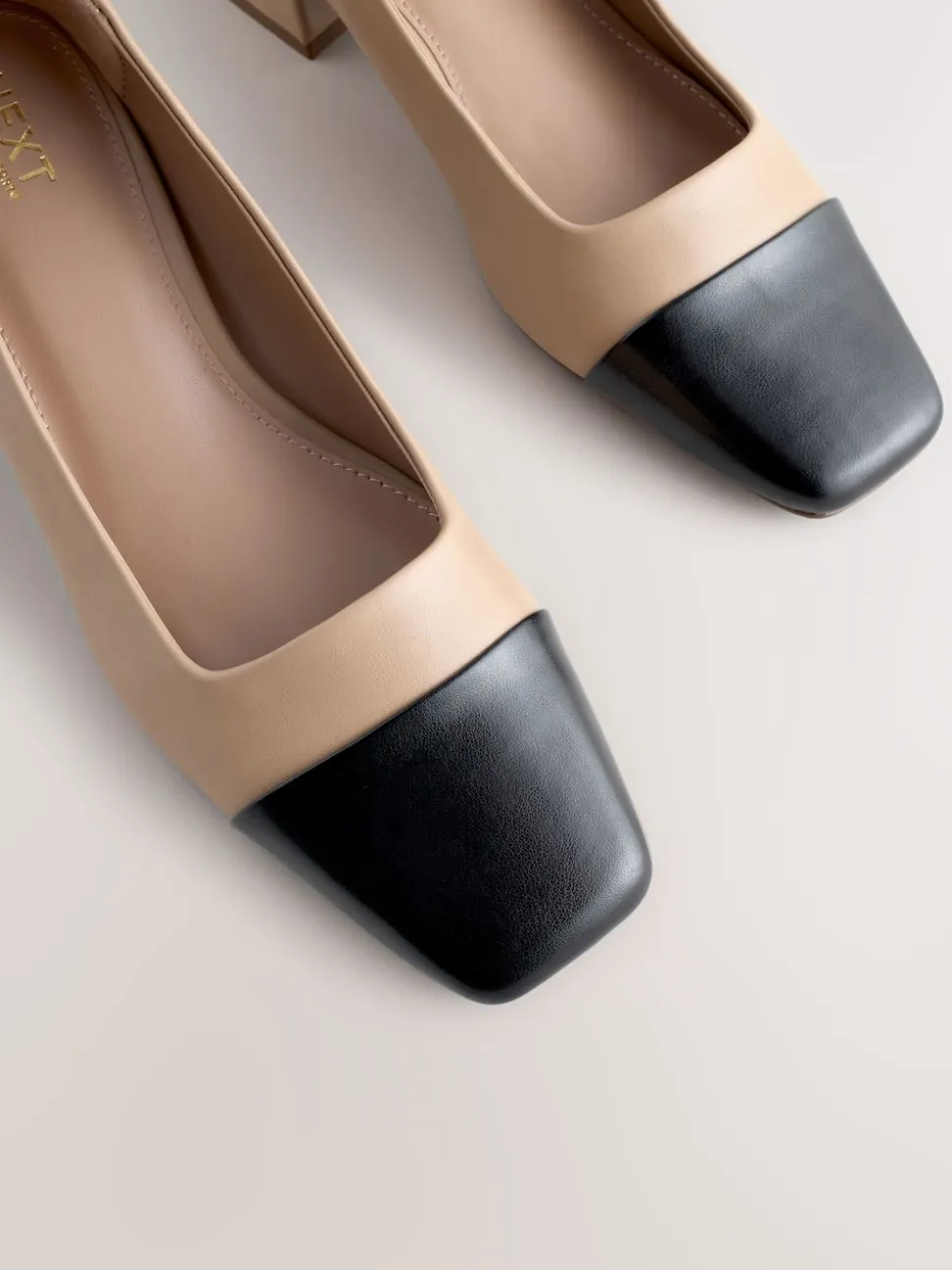 Nude - Chaussures à talons bas Forever Comfort® Toe Cap