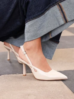 Nude - Linzi Rhea À attacher à l’arrière talons courts