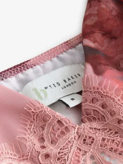 Nuisette B by Ted Baker Winter Glow en dentelle de satin rose