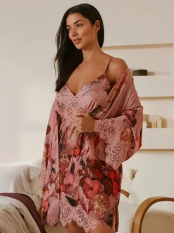 Nuisette B by Ted Baker Winter Glow en dentelle de satin rose