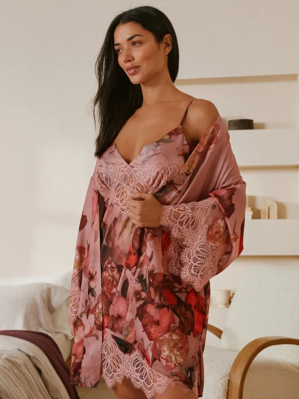Nuisette B by Ted Baker Winter Glow en dentelle de satin rose