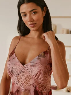 Nuisette B by Ted Baker Winter Glow en dentelle de satin rose