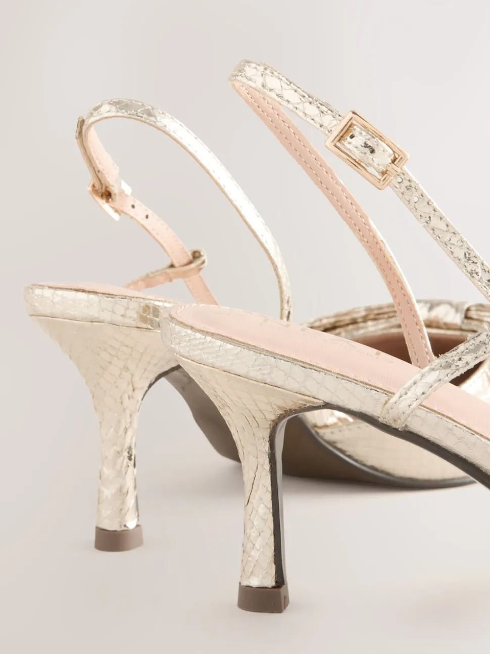 Or - Chaussures à talons Forever Comfort® à bout pointu et bride arrière