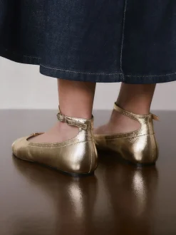 Or - Chaussures plates Forever Comfort® en cuir avec bride à la cheville