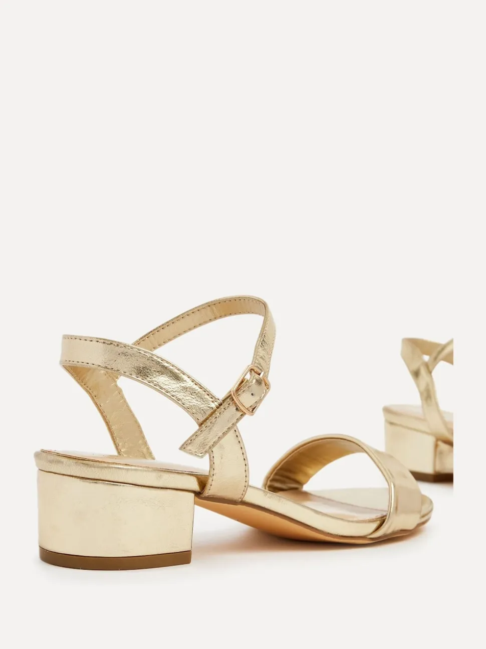 Or - Linzi Kezzi à peine là Sandales à talons bas