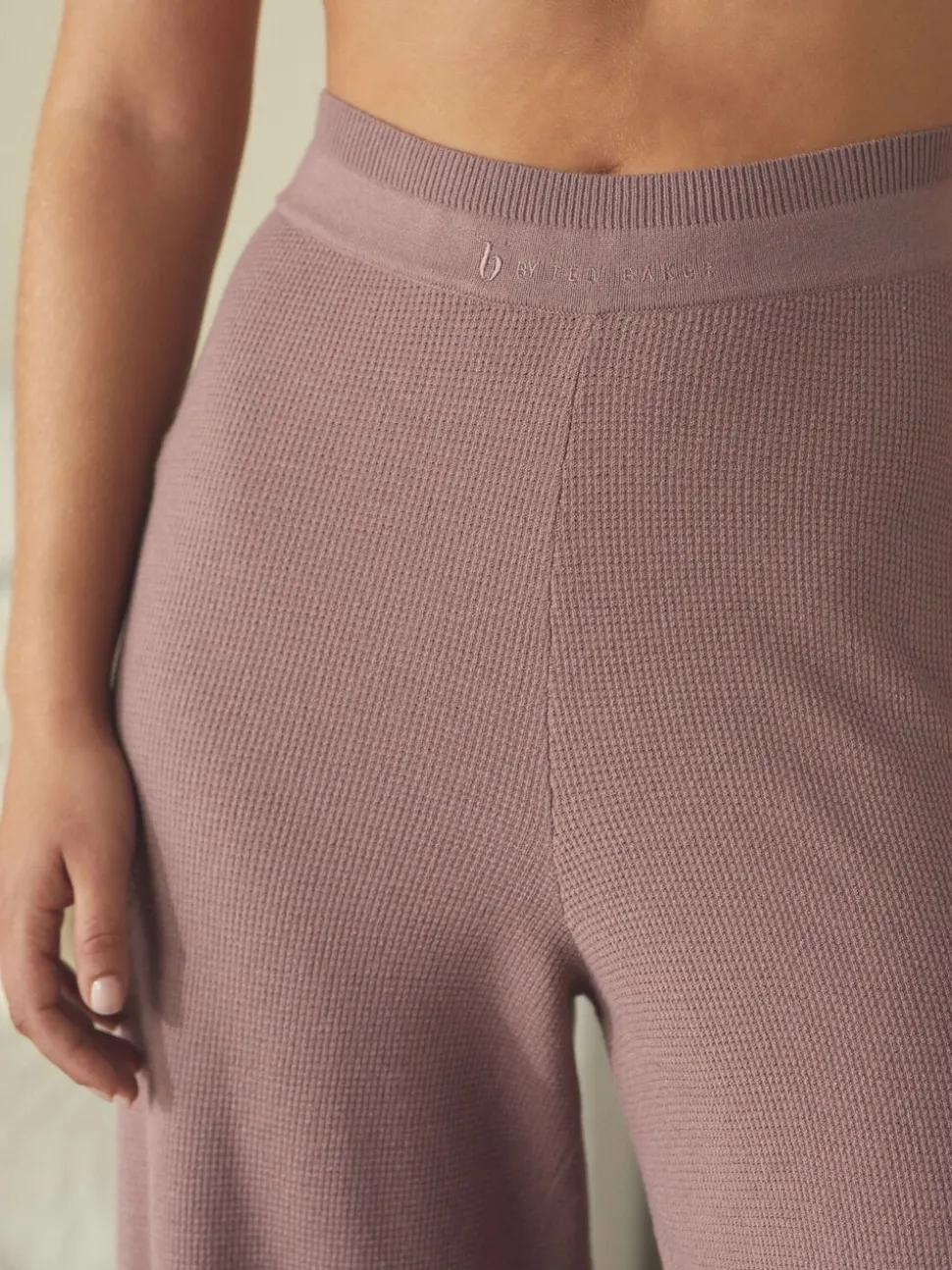 Pantalon B by Ted Baker rose en maille