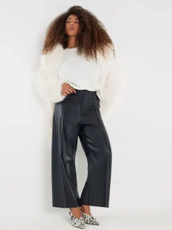 Pantalons River Island raccourcis en similicuir à coutures