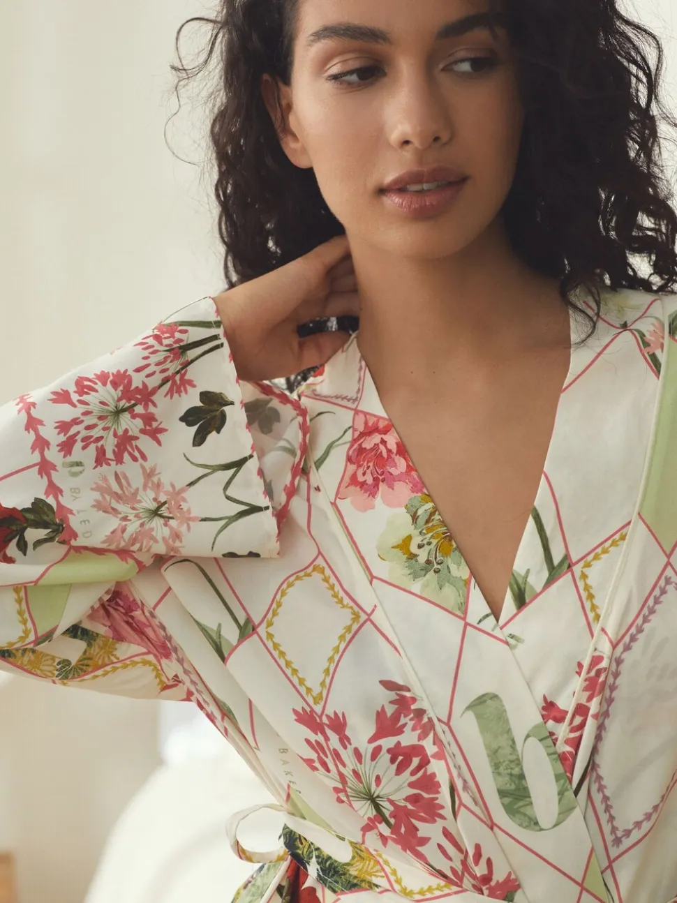 Peignoir B by Ted Baker écru à imprimé floral