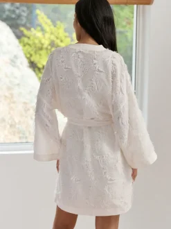 Peignoir B by Ted Baker ivoire à plumes