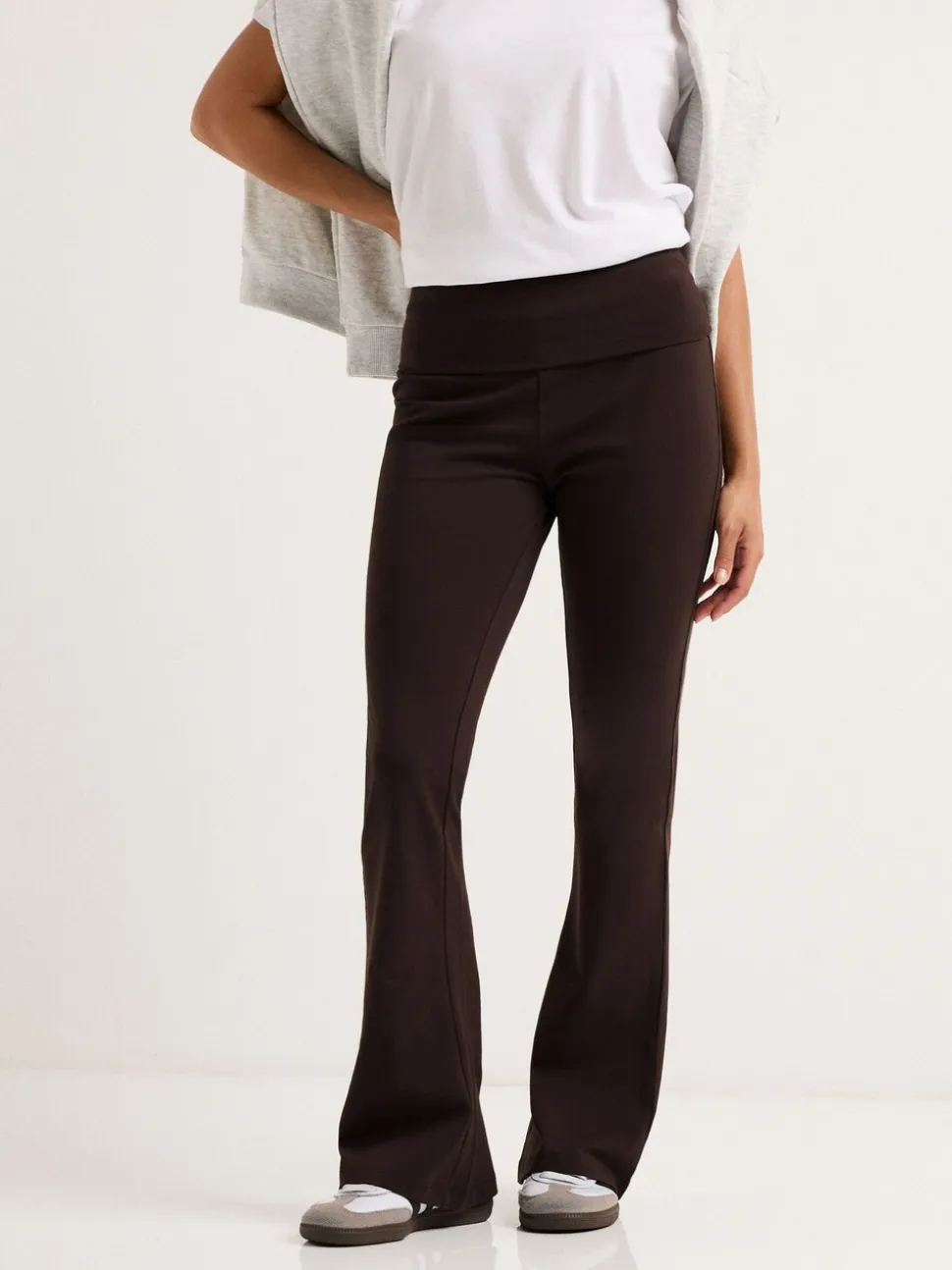 PixieGirl Petite leggings évasés à plis sur la taille