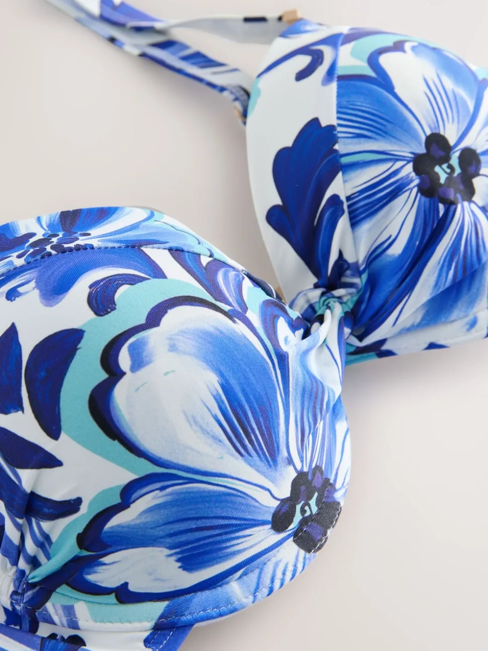Porcelaine blanc/bleu - Haut de bikini rembourré à armatures gainant