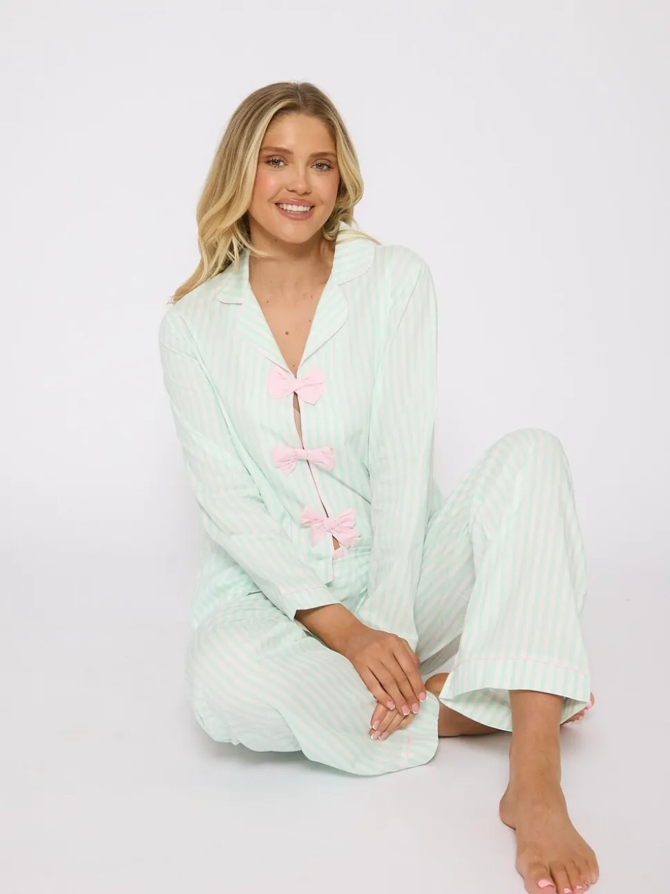 Pyjama Loungeable rayé en coton à manches longues avec nœud