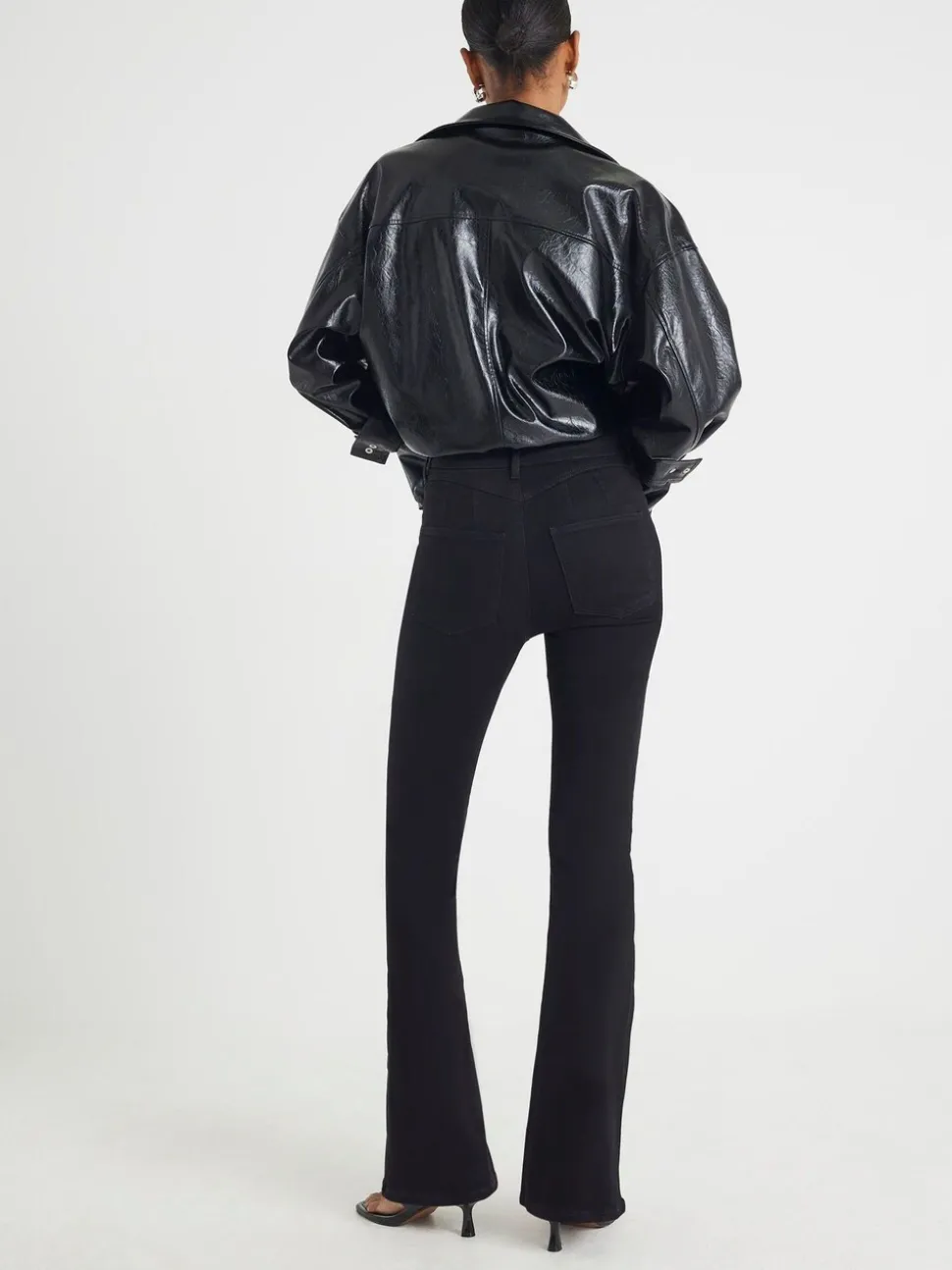 River Island Jean évasé sculptant taille haute
