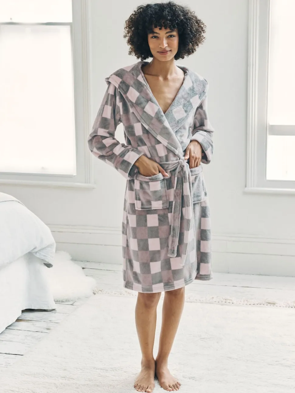 Robe de chambre Chelsea Peers en polaire à carreaux à capuche