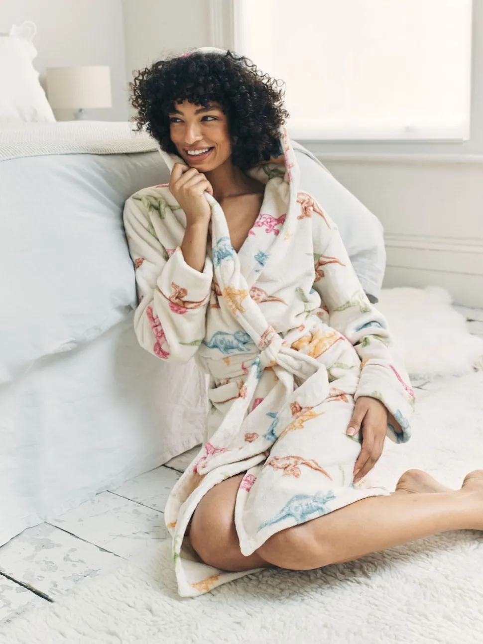 Robe de chambre Chelsea Peers en polaire imprimé dinosaure